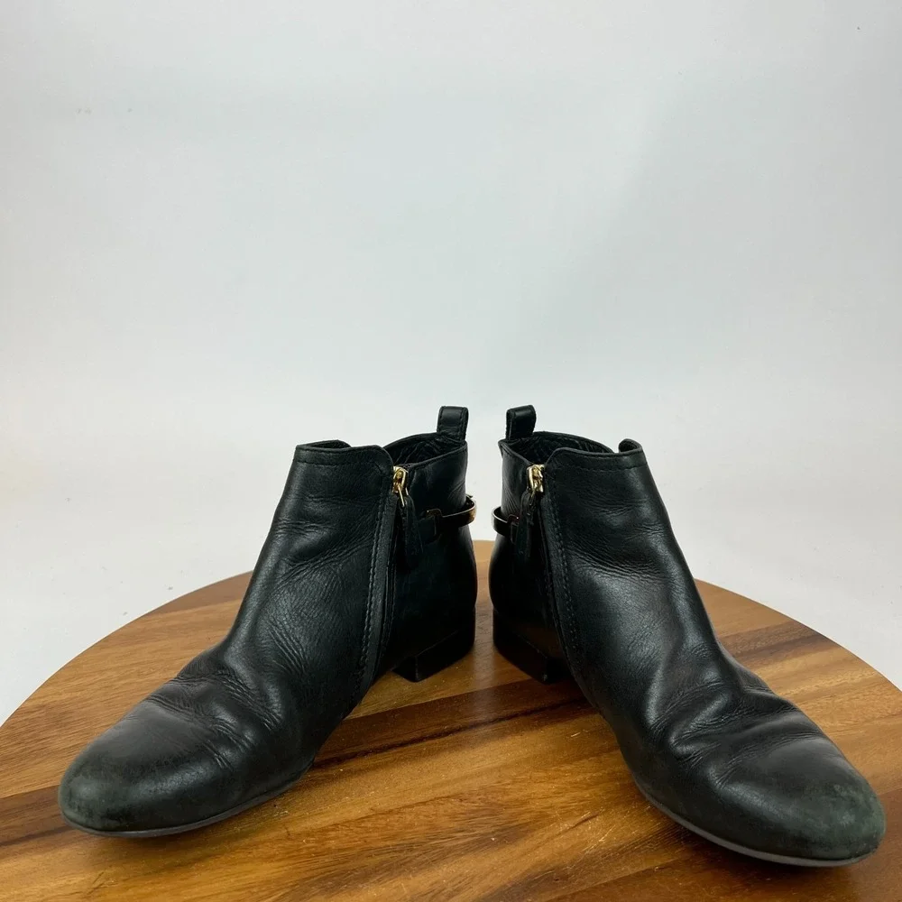 Tory Burch size standard